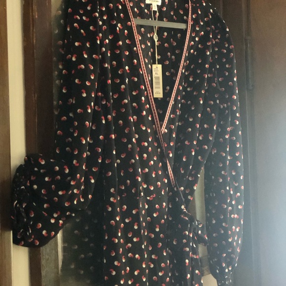 MAX STUDIO Cute Patterned Wrap Dress - Picture 1 of 10